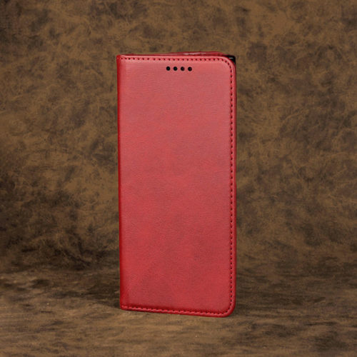 Кожен калъф с магнитен капак за Motorola Moto G84 червен отпред