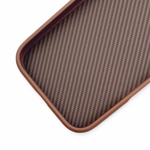 Луксозен карбонов калъф за iPhone 16 златен карбонова шарка