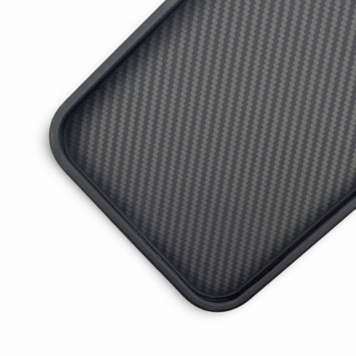 Луксозен карбонов калъф за iPhone 16 черен карбонова шарка