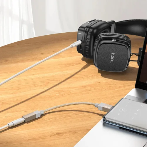 HOCO UPA32C Fresh адаптер USB-C към 3.5mm жак – Черен