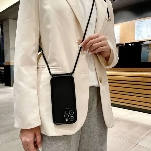 TP-16 Силиконов калъф с връзка за iPhone 15 Pro – Черен